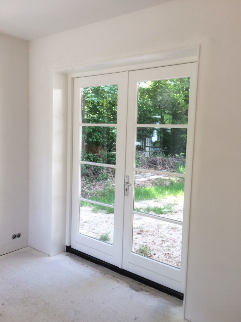 Woning: pleister en latex spuiten